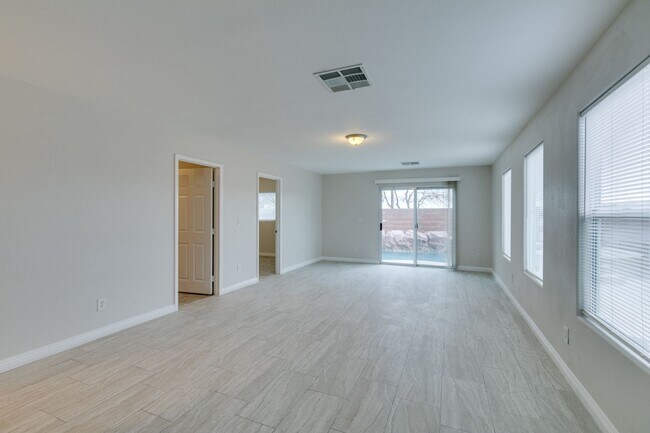 Building Photo - Beautiful Split-Level Home on Corner Lot with Pool and Spa!