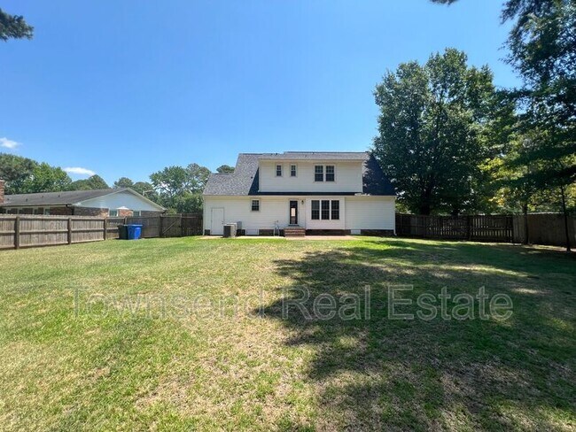 Building Photo - 303 Wagoner Dr