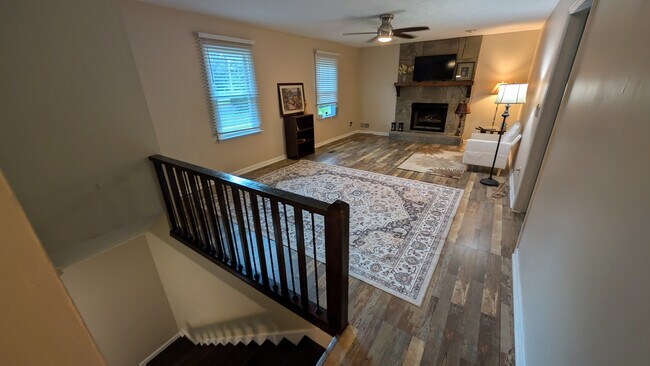 Building Photo - Room in House on Karl Ct