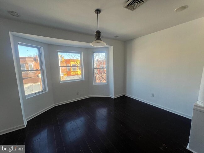 Building Photo - 616 S 60th St