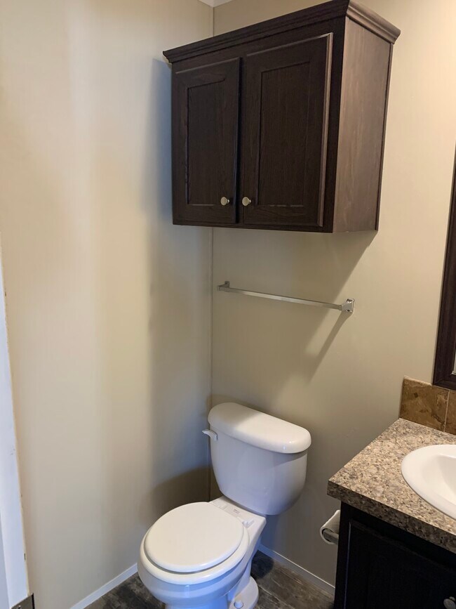 Building Photo - Early Bird Estates Unit #8