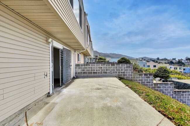 Building Photo - Beautiful 4-Bedroom, 2-Bathroom Daly City Home for Rent