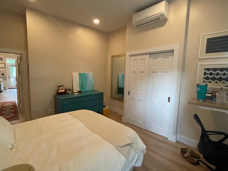 Building Photo - 18 Durham St