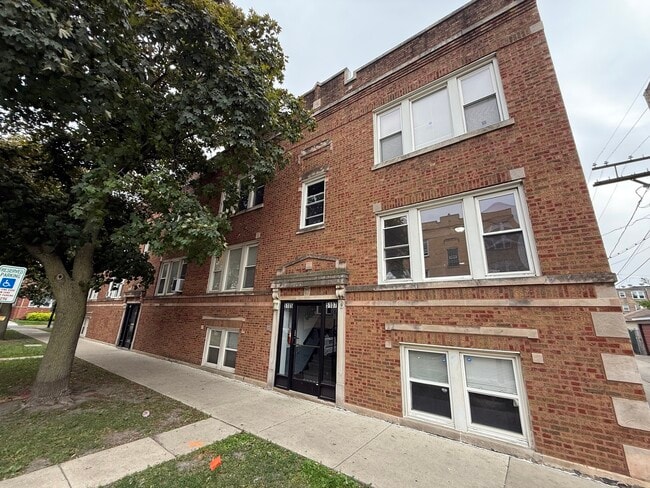Building Photo - 5107 W 21st St