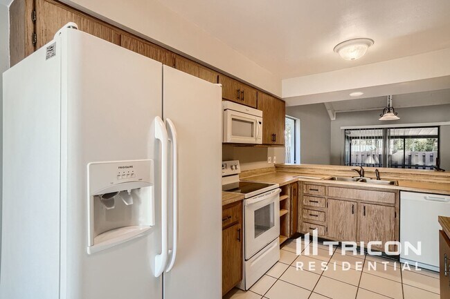 Building Photo - 1032 Weathered Wood Cir