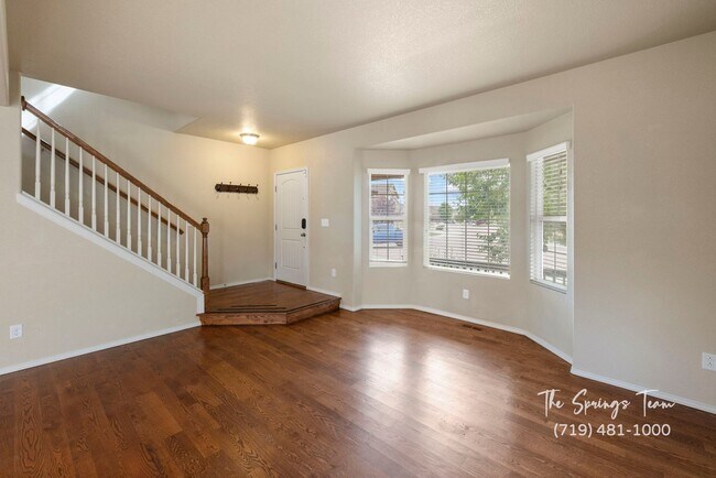 Building Photo - SPACIOUS SIX (6!!!) BD HOME IN LORSON RANCH!
