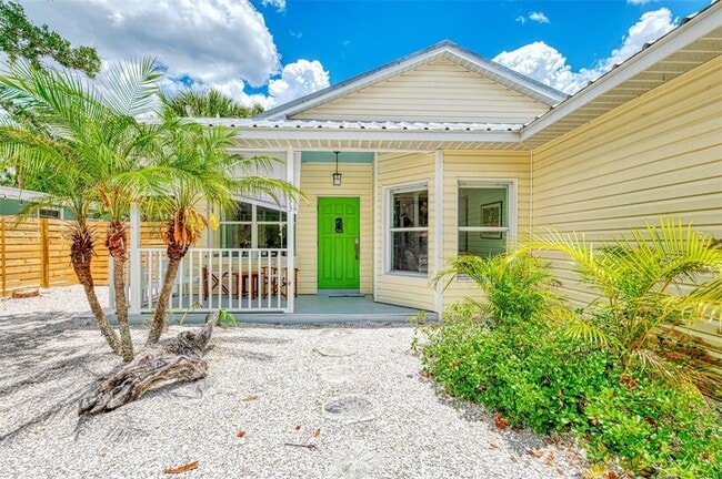 Building Photo - 5253 Avenida Del Mare
