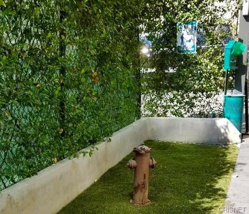 Pet Area - 849 S Broadway