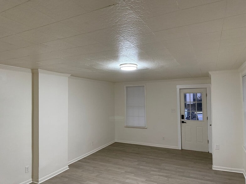 Building Photo - 6313 Windsor Mill Rd