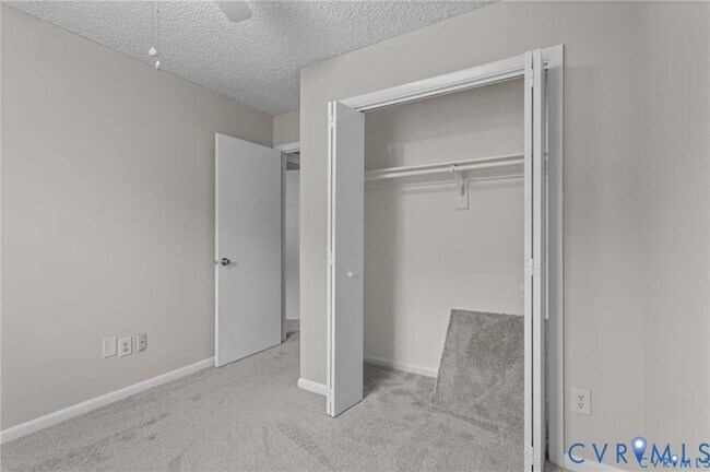 Building Photo - 2613 Chancer Dr