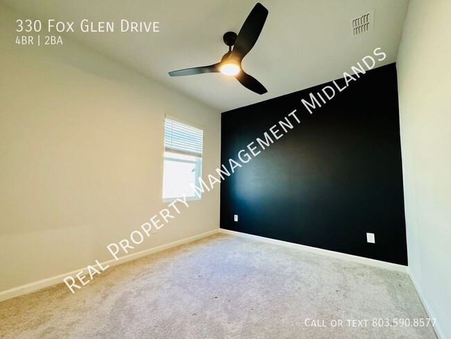 Building Photo - 330 Fox Glen Dr