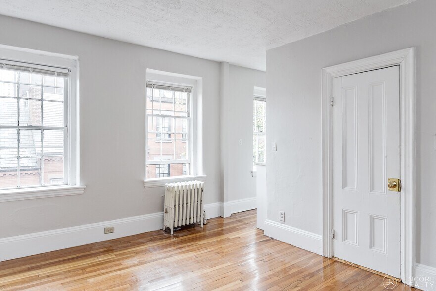 Building Photo - 47 S Russell St