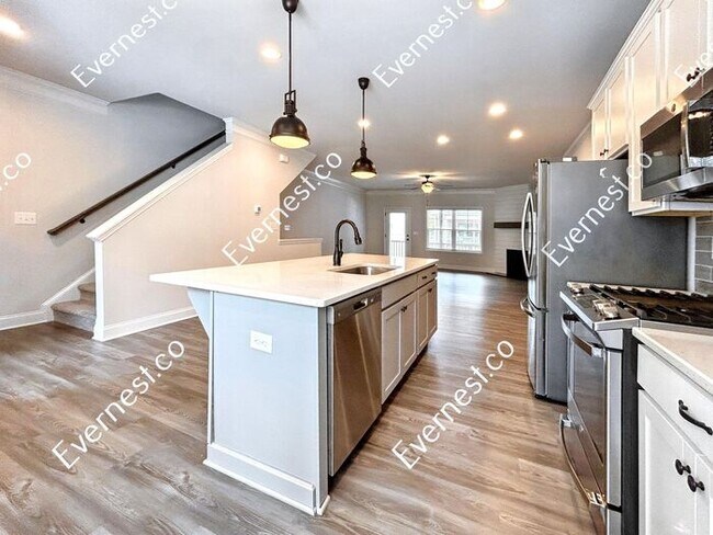 Building Photo - 428 Stovall Pl