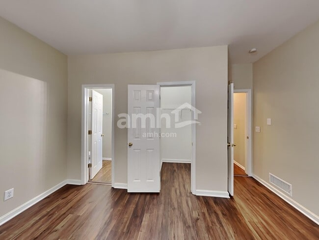 Building Photo - 7270 Wyngate Dr