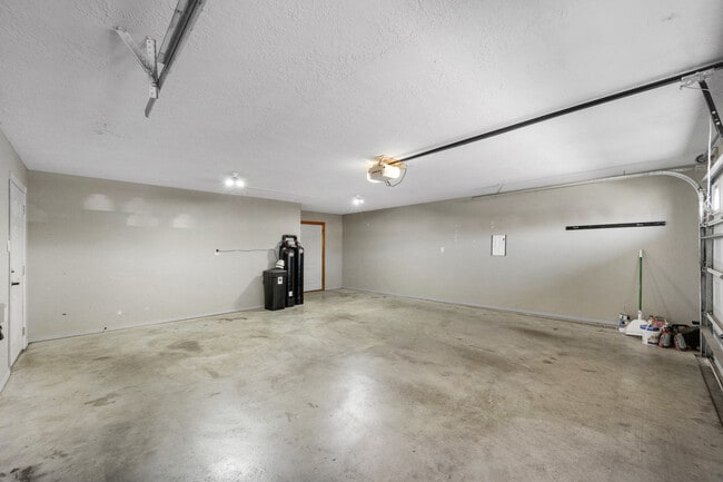 Building Photo - 1202 Hershel Dr