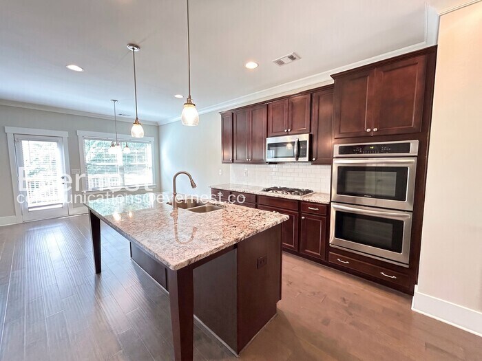Building Photo - 6010 Winding Lakes Dr