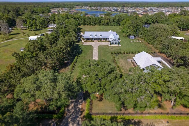 Building Photo - 5660 Deer Path Ln