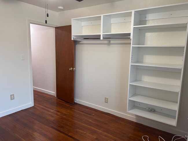 Building Photo - 10431 S Bethel Ave