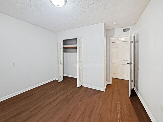 Building Photo - 3105 Fordhaven Rd