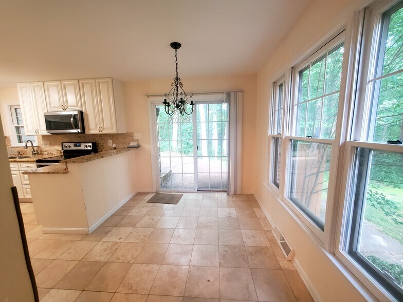 Building Photo - 1576 Ivystone Ct