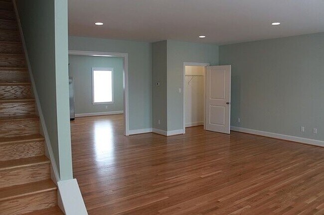Building Photo - Large 4-Bedroom, 3.5 Bath Townhouse Minutes Away From VCU