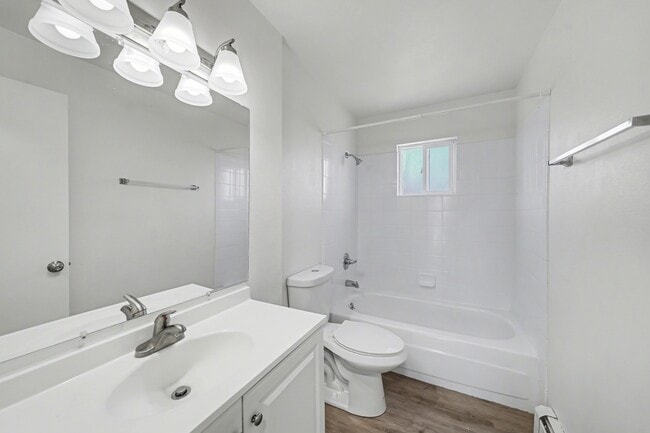 Building Photo - 4270 Loomis Ave