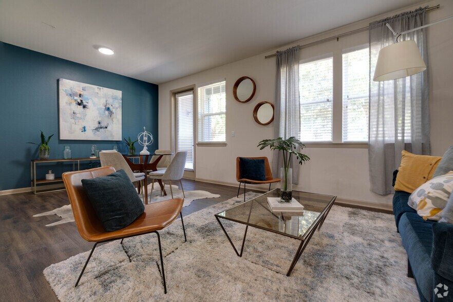 2BR, 2BA - 1,125SF - Gran Bay
