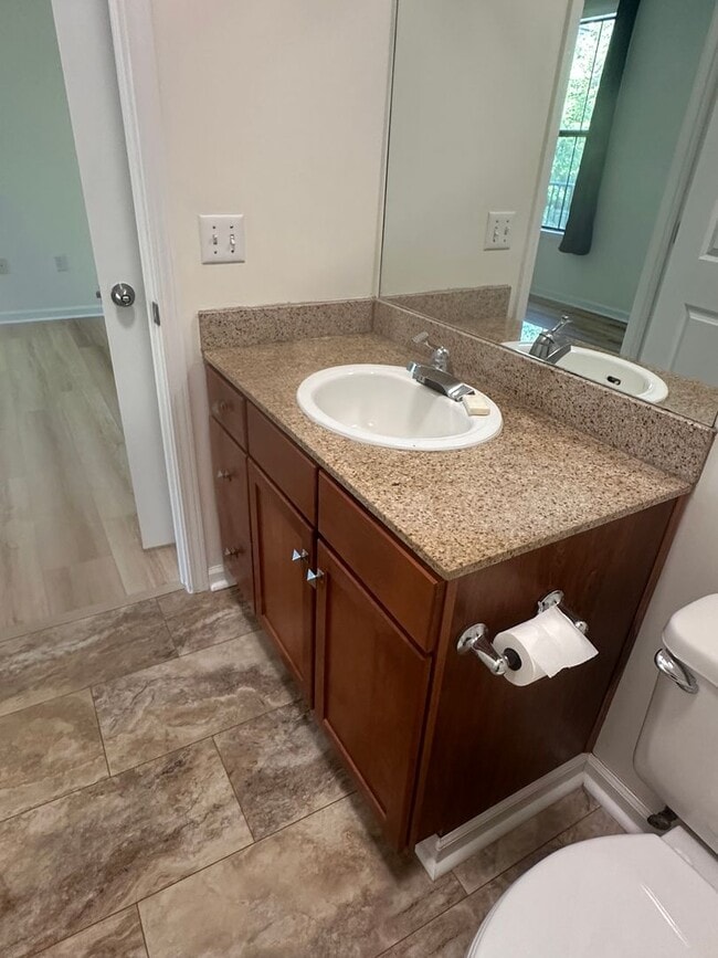 Building Photo - Fabulous 1BR condo in popular Walker Square