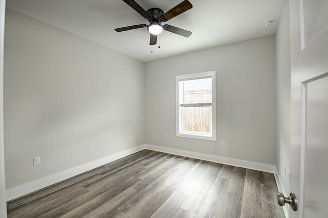 Building Photo - 108 Clearing Wy