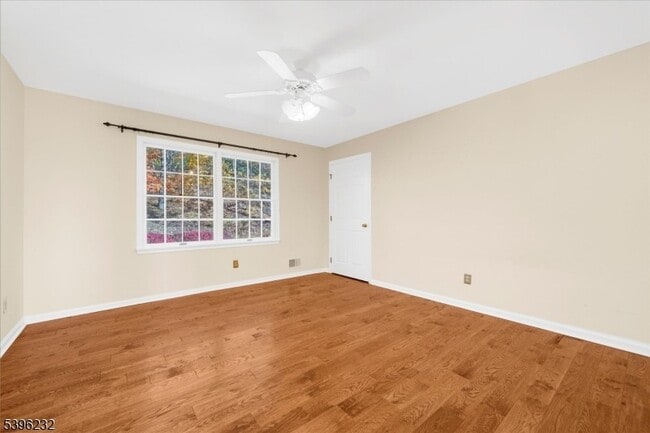 Building Photo - 21 Country Pl