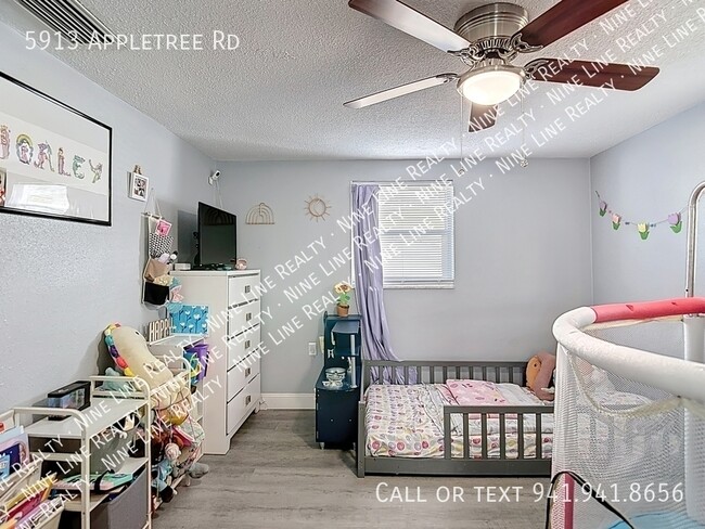 Building Photo - 5913 Appletree Rd