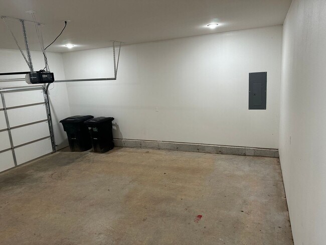 Building Photo - Now LEASING in Summit Pass! Available May 18, 2026!