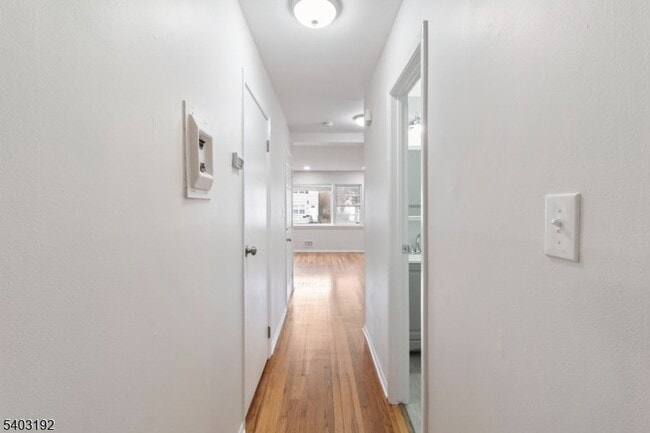 Building Photo - 19 Cooper Dr