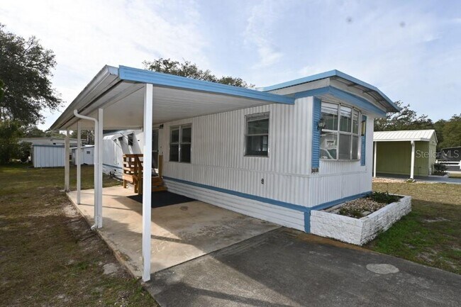 Building Photo - 34898 Fraser St