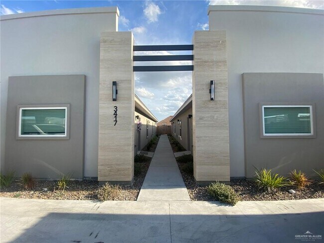 Building Photo - 3417 Duke Ave