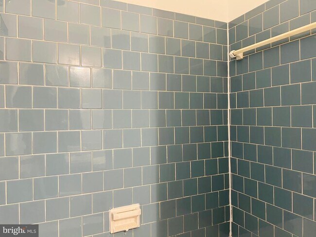 Building Photo - 8613 Seasons Way