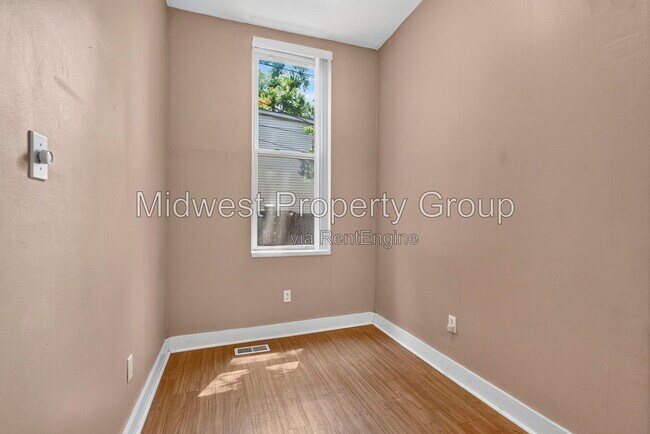 Building Photo - 3241 S Jefferson Ave