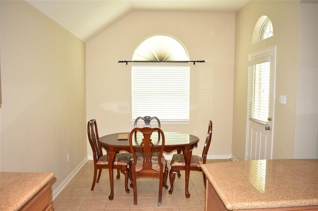 Building Photo - 26422 Meadow Dawn Ln