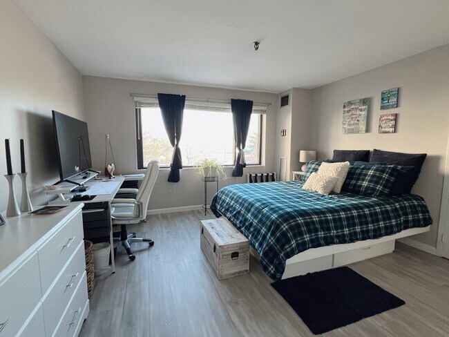 Building Photo - 376 Ocean Ave