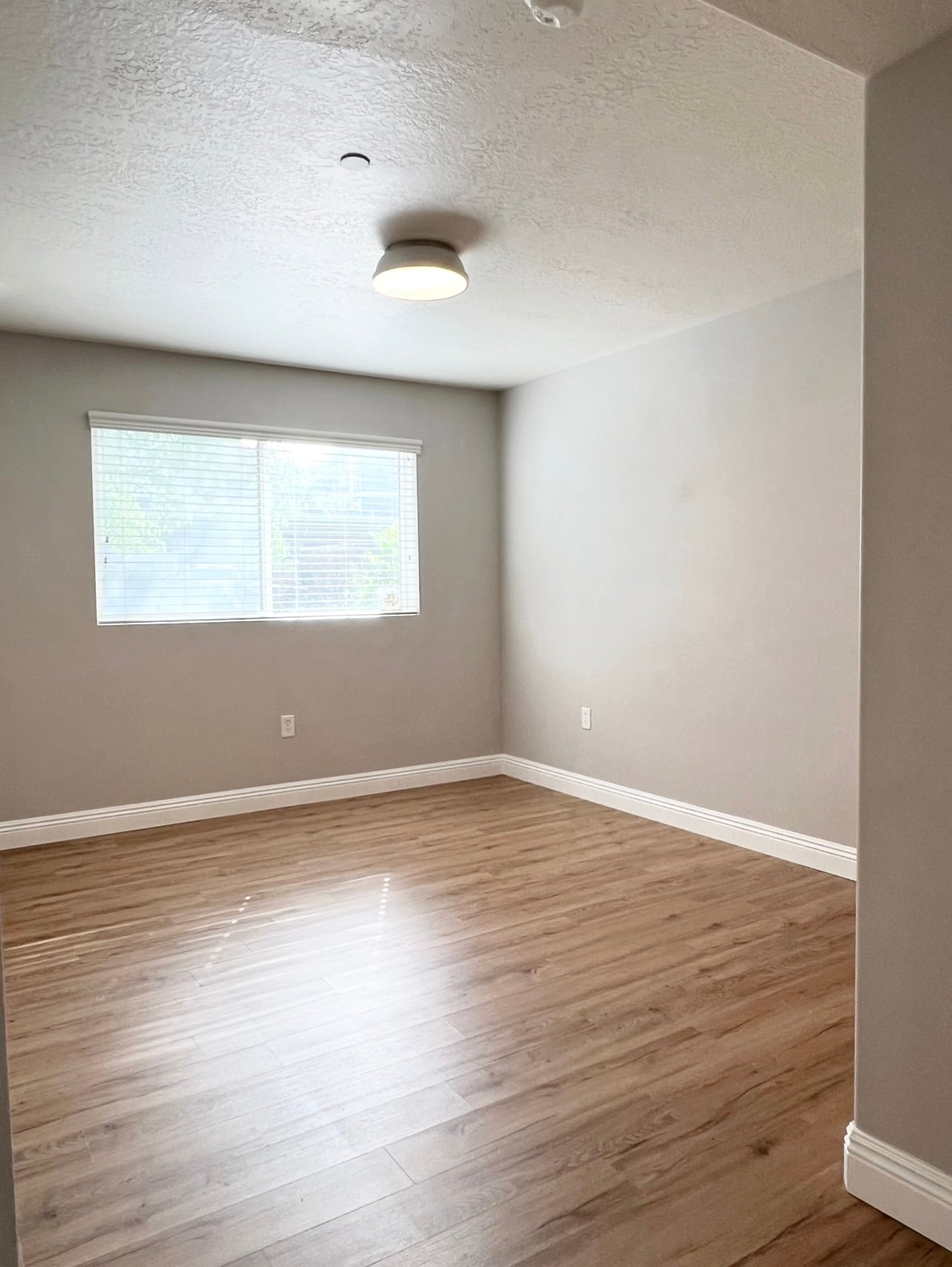Building Photo - 117 E Calbourne Lane