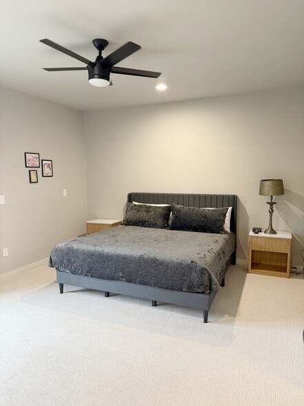 Master Bedroom - 100 Textile Ct