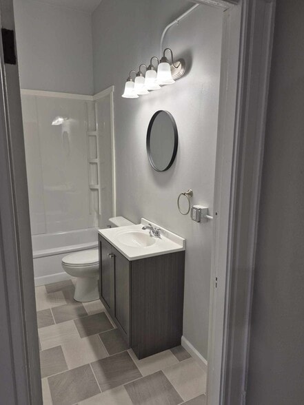 Building Photo - 19 W Central St