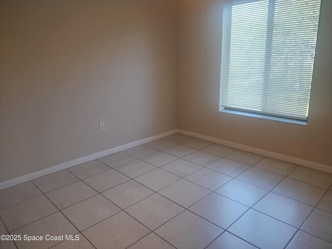 Building Photo - 200 International Dr