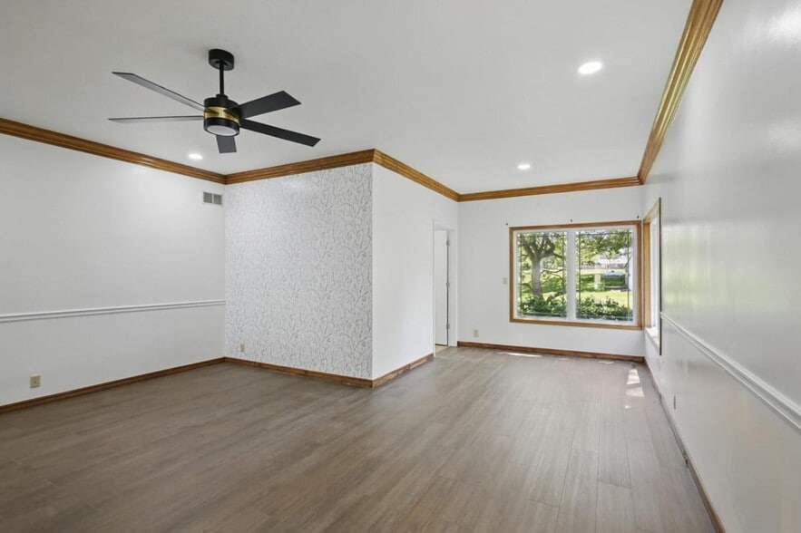 Building Photo - 1306 Marion Dr