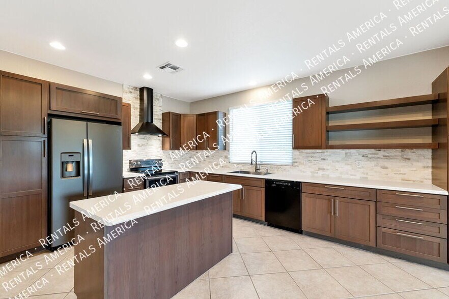 Building Photo - 12936 N Salt Cedar Dr