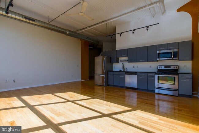 Building Photo - 2200 Arch St