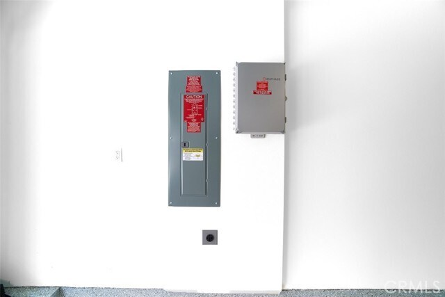 Building Photo - 2430 E Agave St