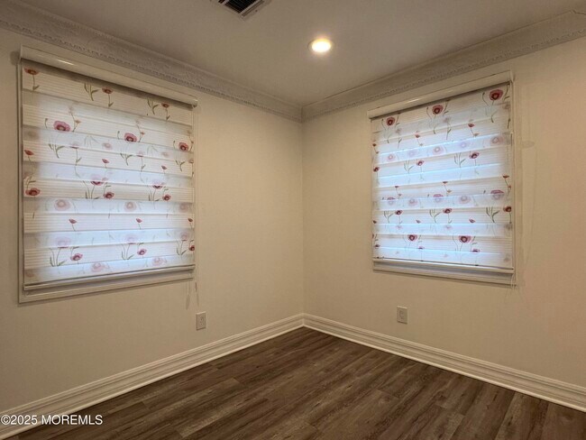 Building Photo - 699 Tennent Rd