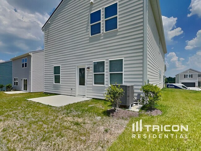 Building Photo - 1056 Large Poppy Dr