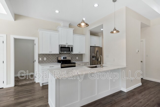 Building Photo - 2675 Fairwood Dr